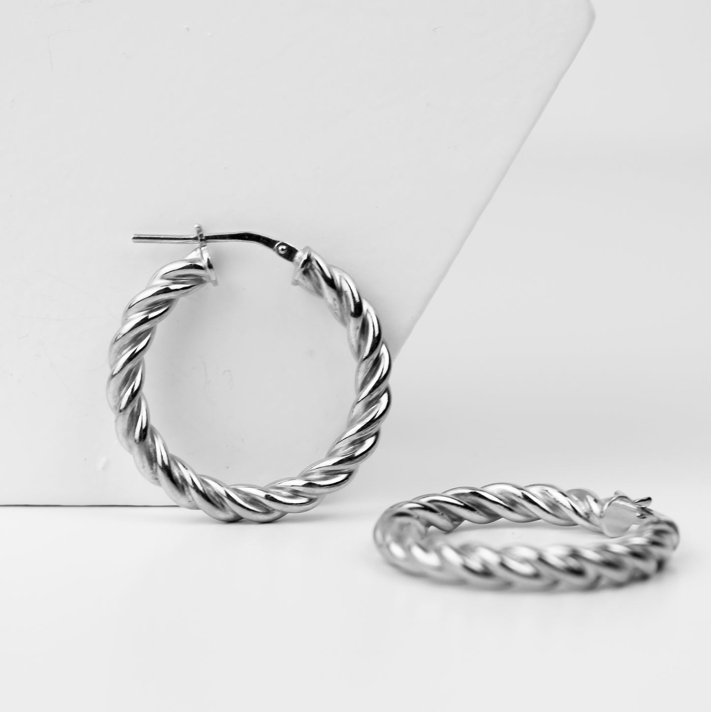 ARGOLAS TWIST