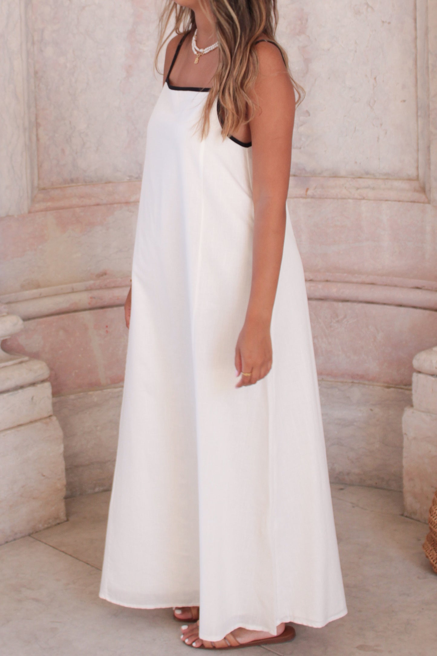 Vestido de linho fluido e elegante. Vestido de verão maxi. Vestido feminino.