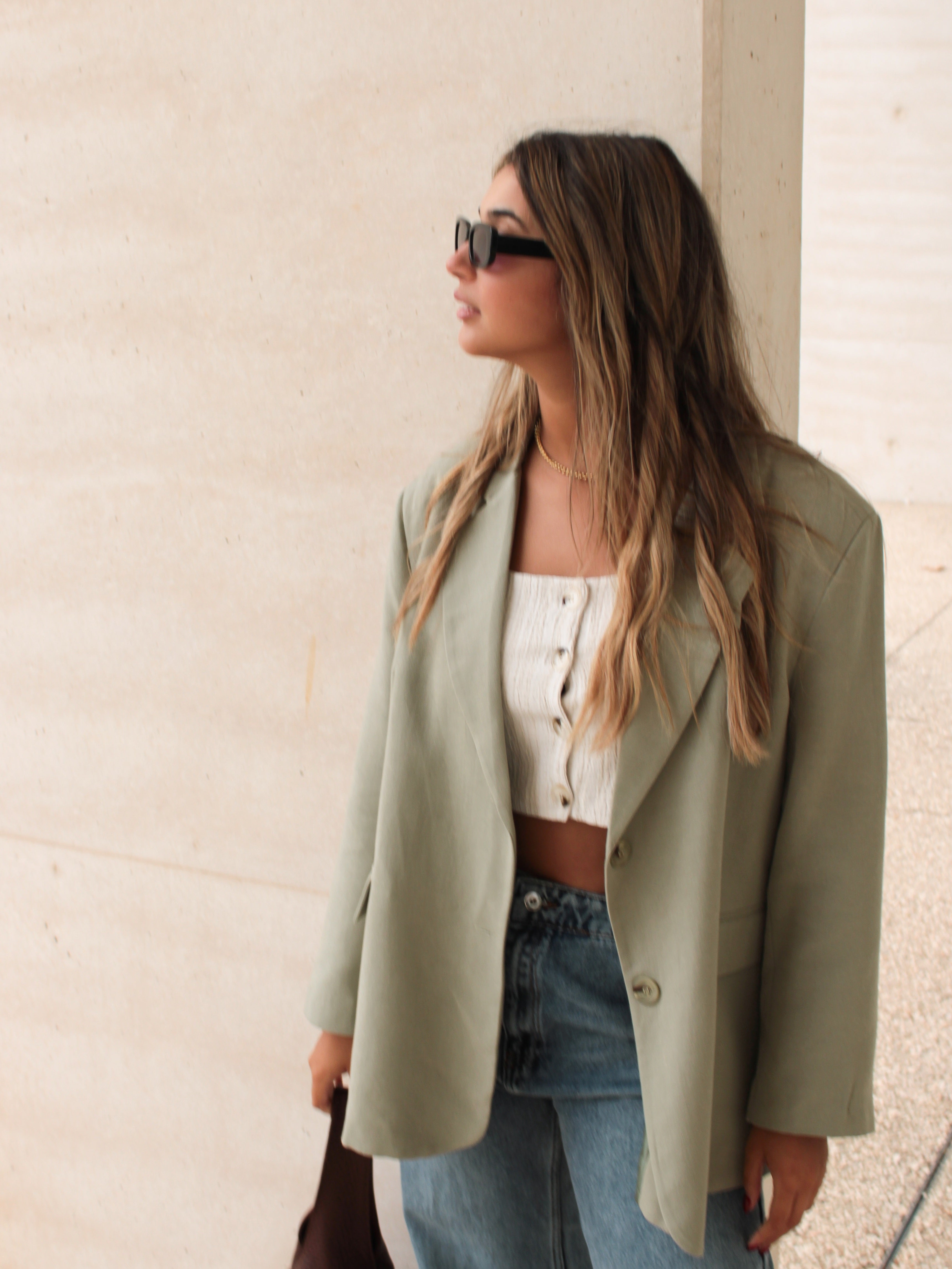 Blazer feminino e elegante. Blazer estruturado. Blazer em linho Look old money 