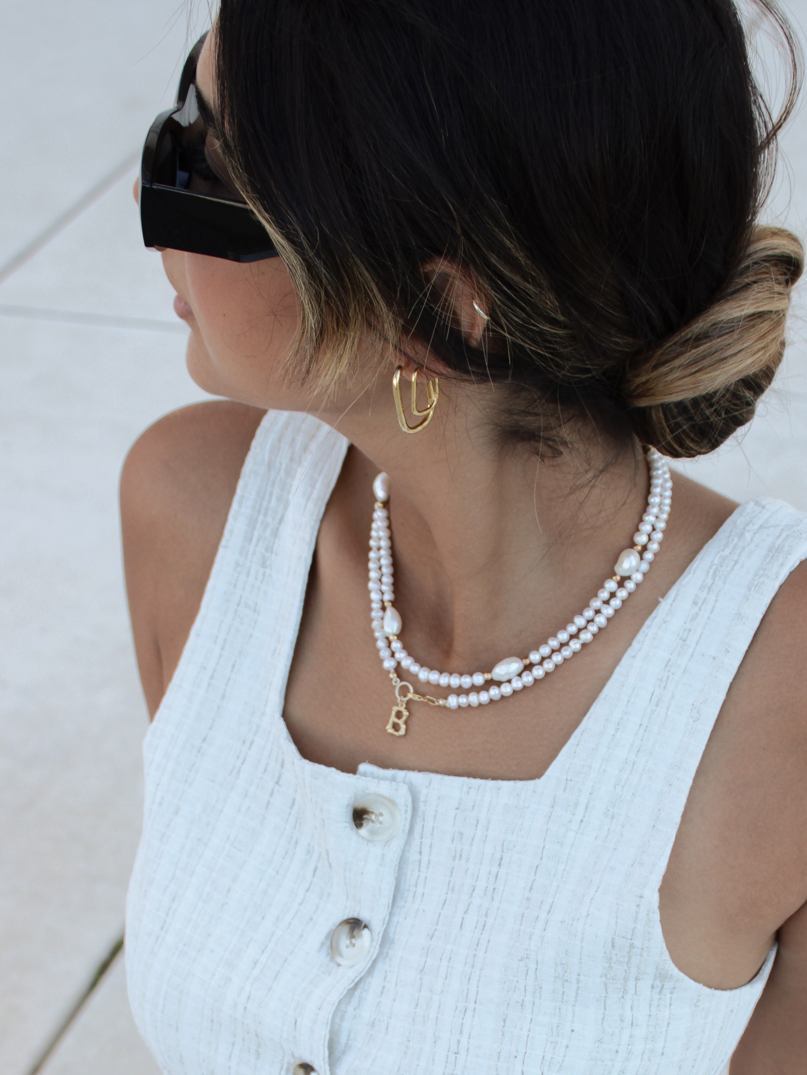 Colar de pérolas de estilo intemporal e elegante