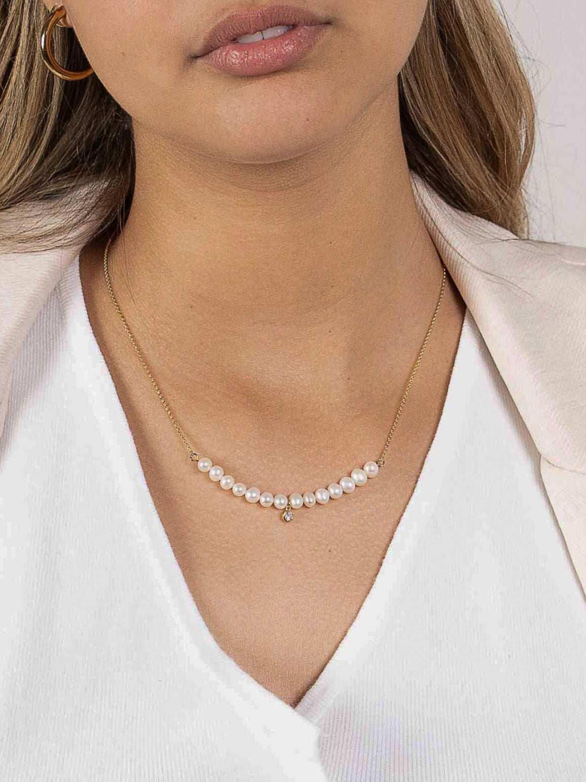 Colar em prata de lei 925 chapada a Ouro com pérolas de agua doce e zirconia ao centro 