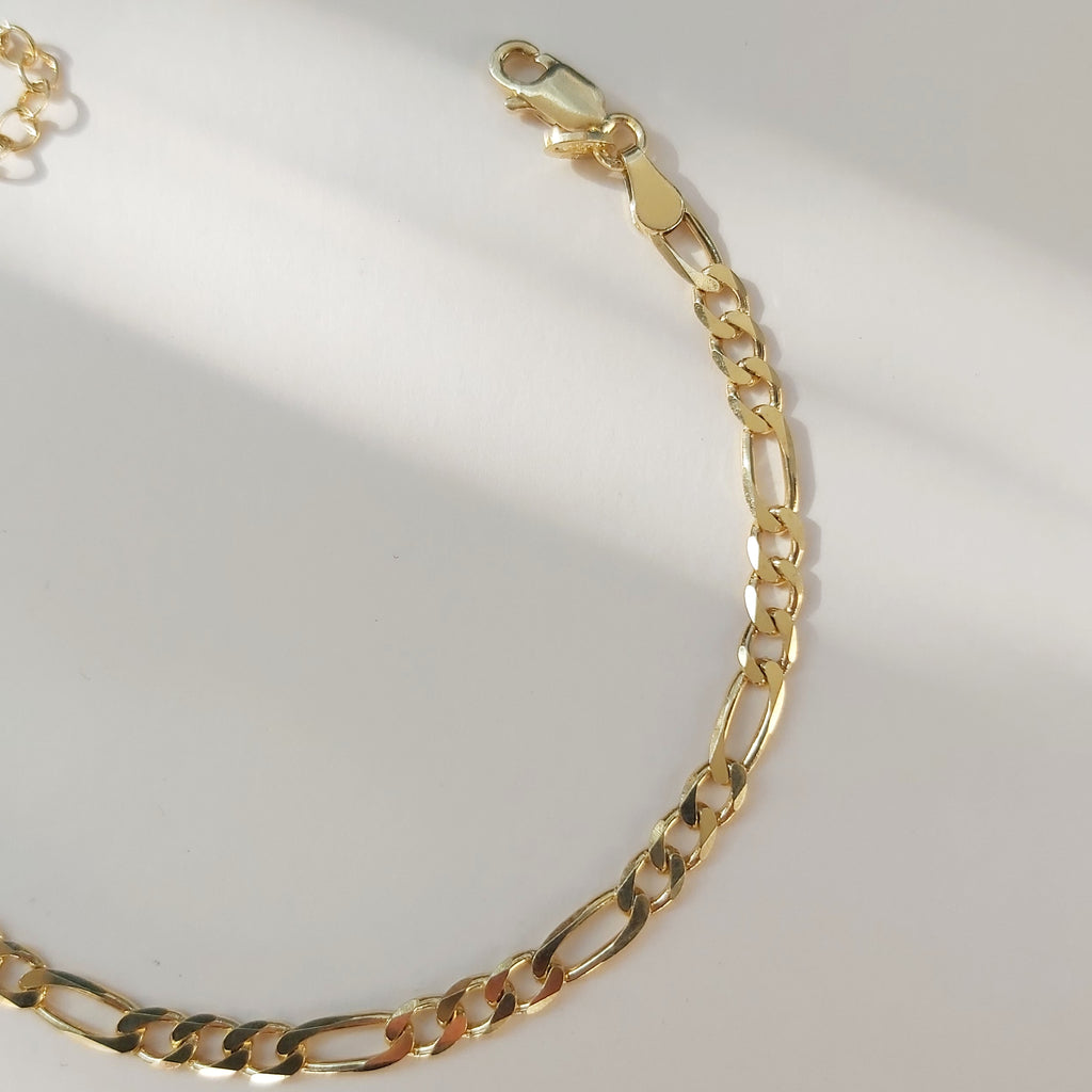 uma pulseira de corrente minimalista vintage. um clássico em prata de lei 925 com banho de ouro Bangaram Shop 